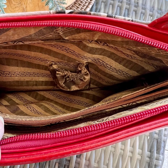 Medium Y2K Graphic Handbag - Picture 3 of 6